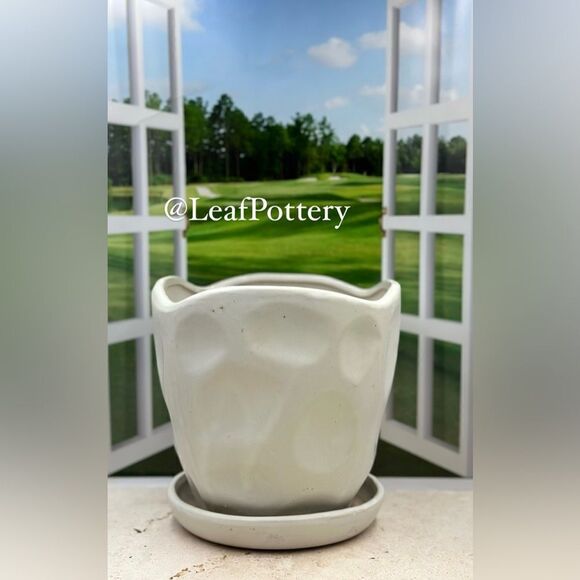 Adela White (LG) Ceramic Planter Pot with Saucer Attached - Picture 6 of 11